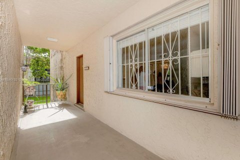 Copropriété à vendre à Miami, Floride: 2 chambres, 114.73 m2 № 2013385 - photo 26