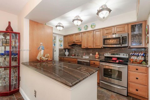 Copropriété à vendre à Miami, Floride: 2 chambres, 114.73 m2 № 2013385 - photo 6