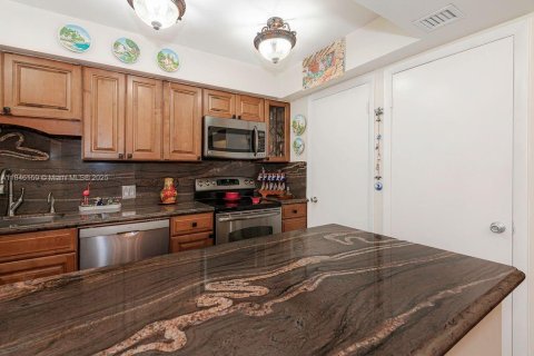 Copropriété à vendre à Miami, Floride: 2 chambres, 114.73 m2 № 2013385 - photo 28