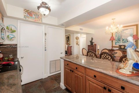 Copropriété à vendre à Miami, Floride: 2 chambres, 114.73 m2 № 2013385 - photo 7