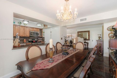 Copropriété à vendre à Miami, Floride: 2 chambres, 114.73 m2 № 2013385 - photo 15