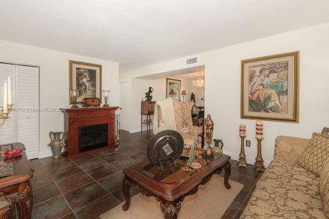 Copropriété à vendre à Miami, Floride: 2 chambres, 114.73 m2 № 2013385 - photo 11