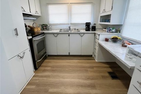 Appartement à louer à Bradenton, Floride: 2 chambres, 39.95 m2 № 2103418 - photo 2