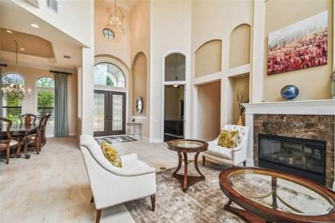 House in Thonotosassa, Florida 5 bedrooms, 544.31 sq.m. № 1202216 - photo 8