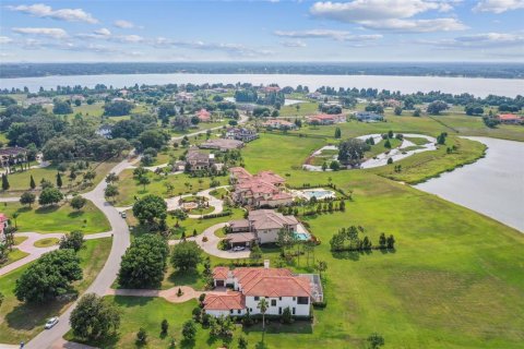 House in Thonotosassa, Florida 5 bedrooms, 544.31 sq.m. № 1202216 - photo 2