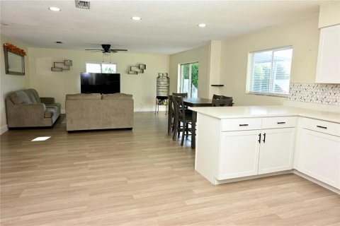 Villa ou maison à vendre à Winter Haven, Floride: 4 chambres, 148.55 m2 № 2143986 - photo 8