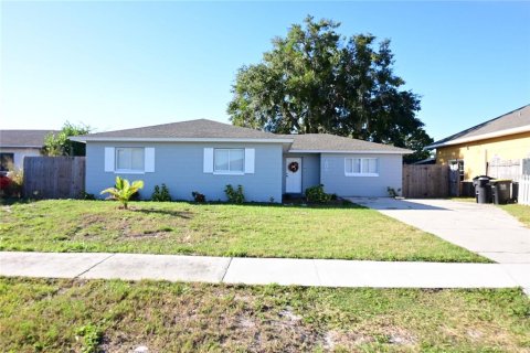 Villa ou maison à vendre à Winter Haven, Floride: 4 chambres, 148.55 m2 № 2143986 - photo 2