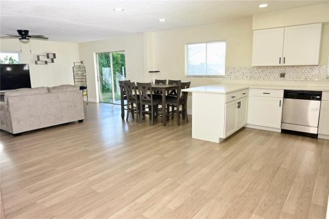 Villa ou maison à vendre à Winter Haven, Floride: 4 chambres, 148.55 m2 № 2143986 - photo 7