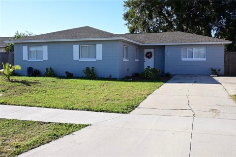 Villa ou maison à vendre à Winter Haven, Floride: 4 chambres, 148.55 m2 № 2143986 - photo 3