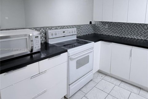 Снять в аренду виллу или дом в Хайалиа Гарденс, Флорида 2 спальни, 89.19м2, № 2005399 - фото 15