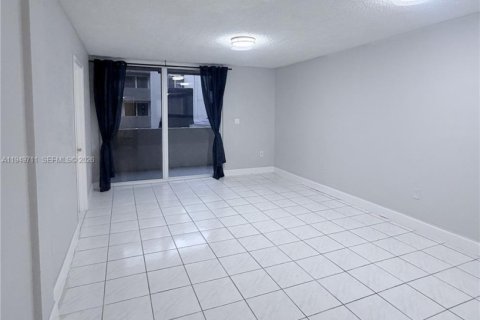 Снять в аренду виллу или дом в Хайалиа Гарденс, Флорида 2 спальни, 89.19м2, № 2005399 - фото 4