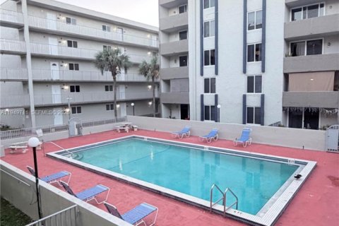 Снять в аренду виллу или дом в Хайалиа Гарденс, Флорида 2 спальни, 89.19м2, № 2005399 - фото 3