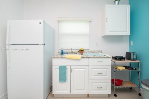 Снять в аренду квартиру в Дания-Бич, Флорида 1 спальня, 32.52м2, № 2004670 - фото 2