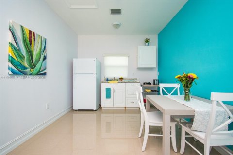 Снять в аренду квартиру в Дания-Бич, Флорида 1 спальня, 32.52м2, № 2004670 - фото 4