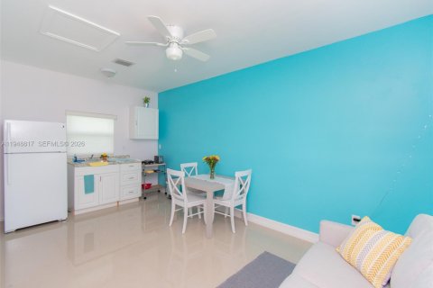Снять в аренду квартиру в Дания-Бич, Флорида 1 спальня, 32.52м2, № 2004670 - фото 5