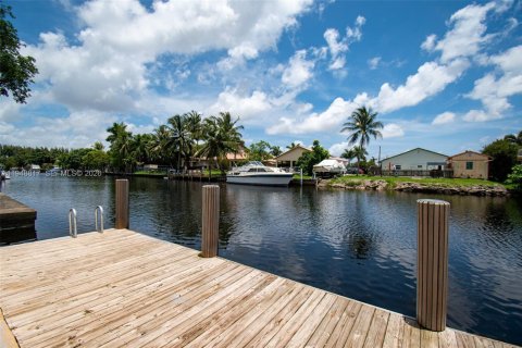 Снять в аренду квартиру в Дания-Бич, Флорида 1 спальня, 32.52м2, № 2004670 - фото 9