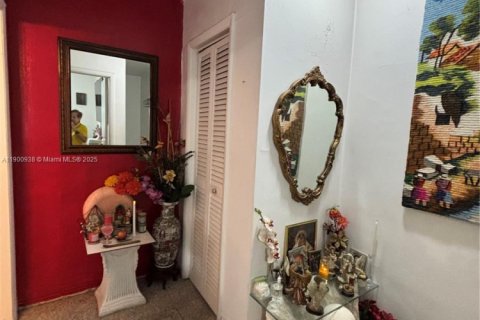 Condo in Miami Springs, Florida, 1 bedroom  № 1951490 - photo 10