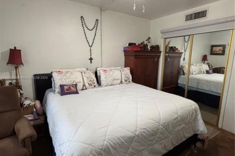 Condo in Miami Springs, Florida, 1 bedroom  № 1951490 - photo 12