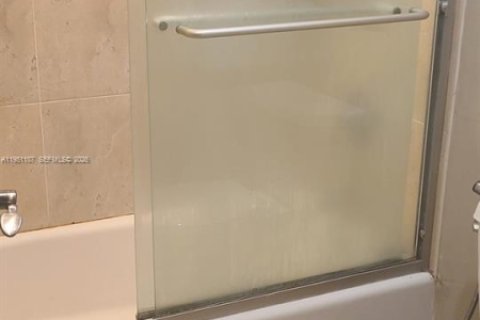 Снять в аренду кондоминиум в Санни-Айлс-Бич, Флорида 1 спальня, 70.79м2, № 2007197 - фото 7