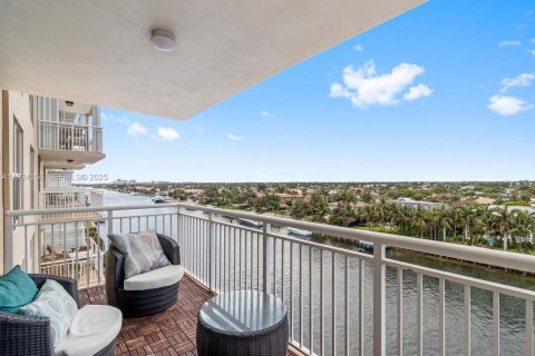 Condominio en alquiler en Hillsboro Beach, Florida, 2 dormitorios, 92.9 m2 № 1982224 - foto 13