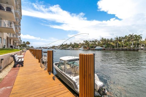 Condominio en alquiler en Hillsboro Beach, Florida, 2 dormitorios, 92.9 m2 № 1982224 - foto 19