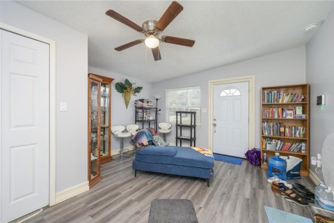 House in Orlando, Florida 3 bedrooms, 124.58 sq.m. № 1565055 - photo 12