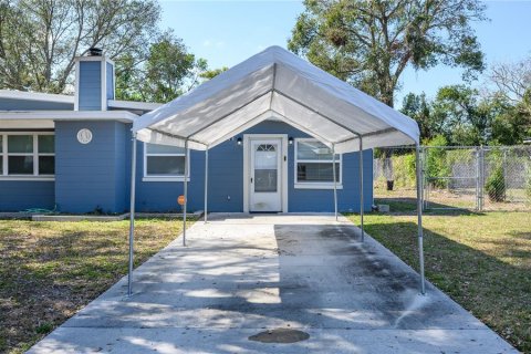 House in Orlando, Florida 3 bedrooms, 124.58 sq.m. № 1565055 - photo 4