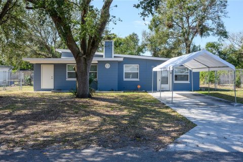 House in Orlando, Florida 3 bedrooms, 124.58 sq.m. № 1565055 - photo 1