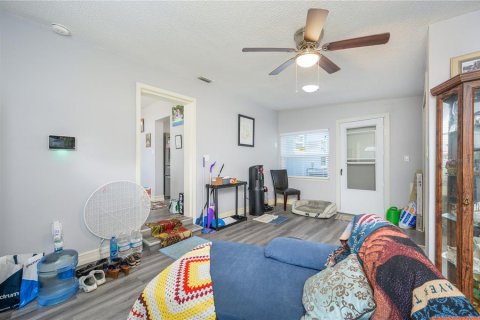 House in Orlando, Florida 3 bedrooms, 124.58 sq.m. № 1565055 - photo 14
