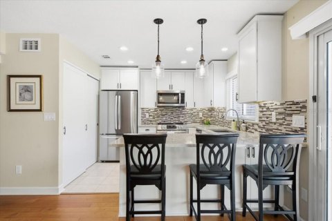 Copropriété à vendre à Tampa, Floride: 3 chambres, 148.83 m2 № 2116014 - photo 6