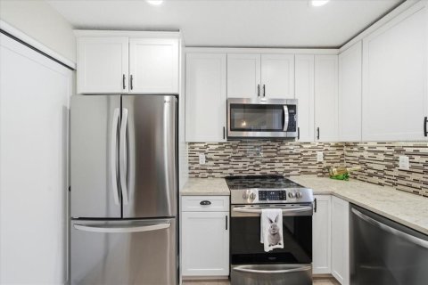 Copropriété à vendre à Tampa, Floride: 3 chambres, 148.83 m2 № 2116014 - photo 10