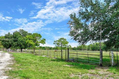 House in Fort Myers, Florida 2 bedrooms № 1772505 - photo 10
