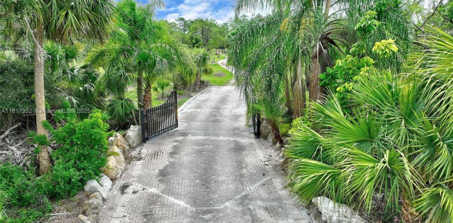House in Fort Myers, Florida 2 bedrooms № 1772505