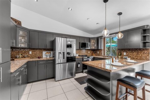 Купить виллу или дом в Майами, Флорида 4 спальни, 168.15м2, № 2005442 - фото 29