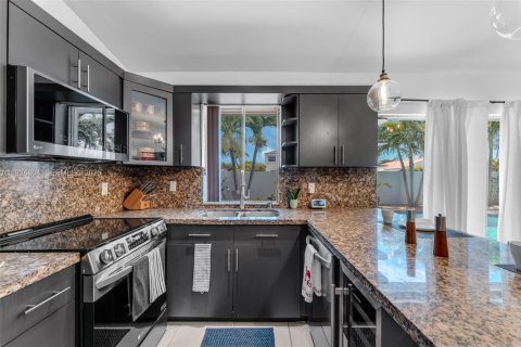 Купить виллу или дом в Майами, Флорида 4 спальни, 168.15м2, № 2005442 - фото 27