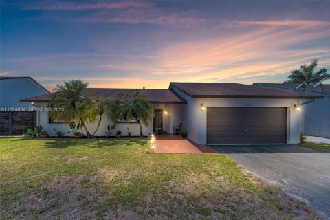 Купить виллу или дом в Майами, Флорида 4 спальни, 168.15м2, № 2005442 - фото 2