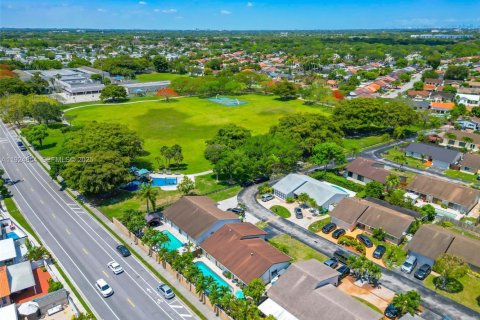 Купить виллу или дом в Майами, Флорида 4 спальни, 168.15м2, № 2005442 - фото 7