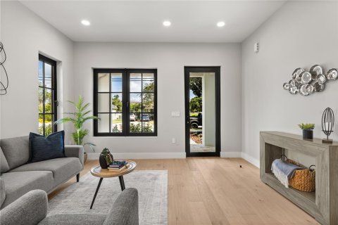 Casa en venta en Orlando, Florida, 5 dormitorios, 300.82 m2 № 1883372 - foto 4