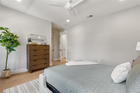 Casa en venta en Orlando, Florida, 5 dormitorios, 300.82 m2 № 1883372 - foto 19