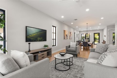 Casa en venta en Orlando, Florida, 5 dormitorios, 300.82 m2 № 1883372 - foto 8