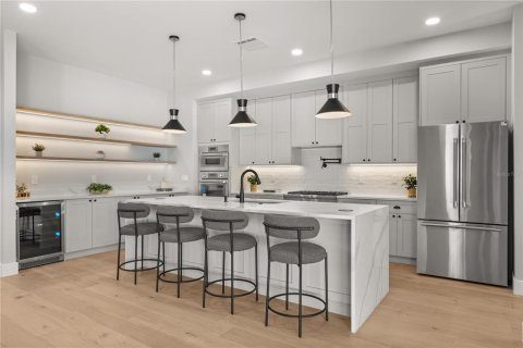 Casa en venta en Orlando, Florida, 5 dormitorios, 300.82 m2 № 1883372 - foto 10