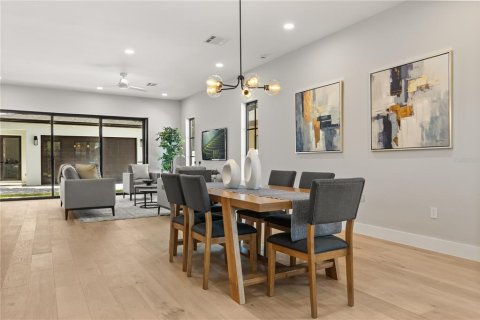 Casa en venta en Orlando, Florida, 5 dormitorios, 300.82 m2 № 1883372 - foto 14