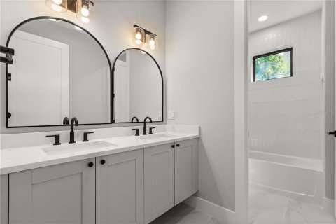 Casa en venta en Orlando, Florida, 5 dormitorios, 300.82 m2 № 1883372 - foto 30