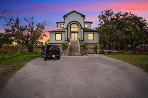 Villa ou maison à vendre à Tampa, Floride: 4 chambres, 237.83 m2 № 1815108 - photo 2