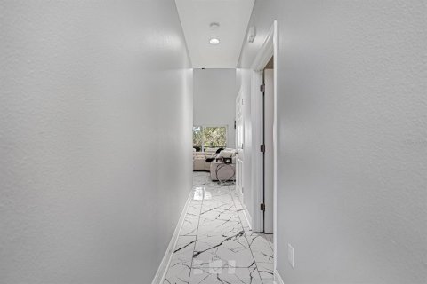 Villa ou maison à vendre à Tampa, Floride: 4 chambres, 237.83 m2 № 1815108 - photo 12