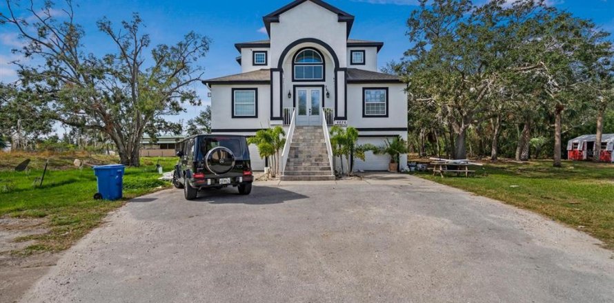 Casa en Tampa, Florida 4 dormitorios, 237.83 m2 № 1815108