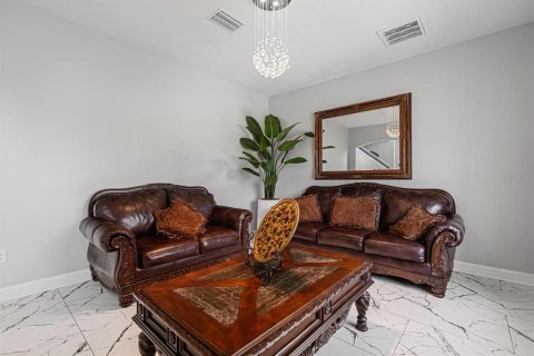 Villa ou maison à vendre à Tampa, Floride: 4 chambres, 237.83 m2 № 1815108 - photo 10