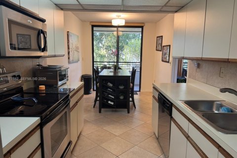 Copropriété à vendre à Hollywood, Floride: 2 chambres, 139.35 m2 № 2042114 - photo 2