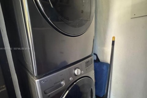 Copropriété à vendre à Hollywood, Floride: 2 chambres, 139.35 m2 № 2042114 - photo 15