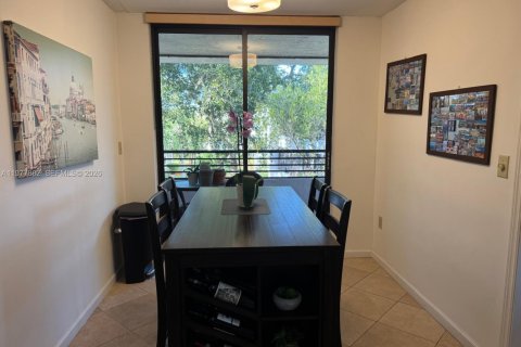 Copropriété à vendre à Hollywood, Floride: 2 chambres, 139.35 m2 № 2042114 - photo 4